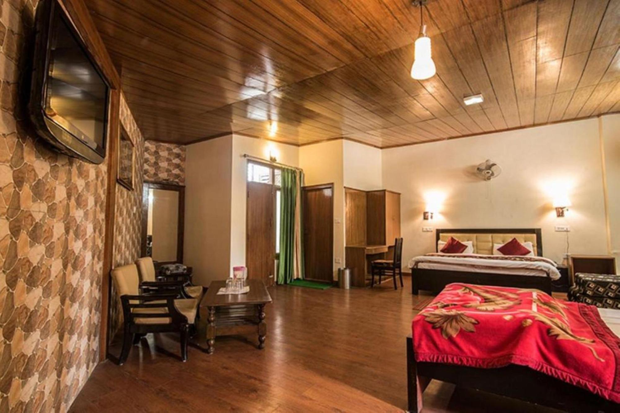 Moon Hotel Mallital, Near Nainital High Court Εξωτερικό φωτογραφία