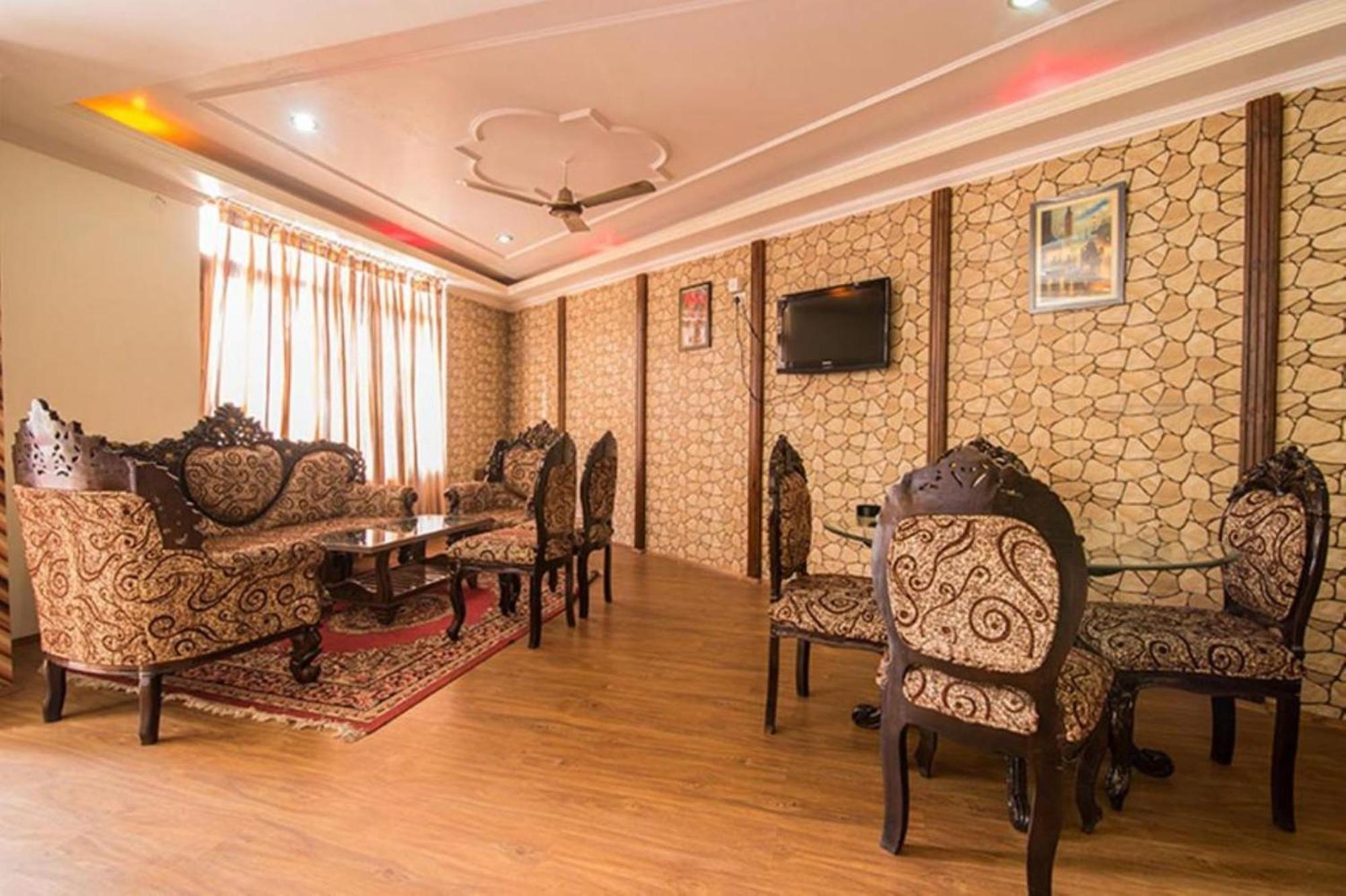 Moon Hotel Mallital, Near Nainital High Court Εξωτερικό φωτογραφία